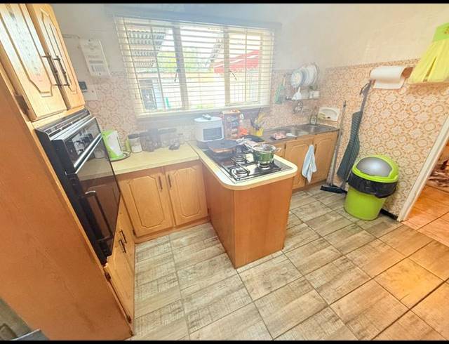 4 BEDROOM HOUSE FOR SALE IN VANDERBIJLPARK CW 2